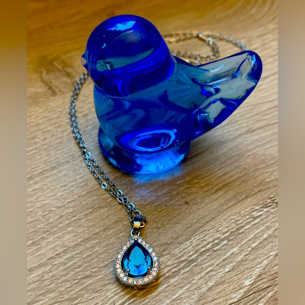 NWB Nikola Valenti white gold and Australian Crystal necklace.